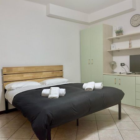 Roncati 7 Center Town Studio Apartments ベッラージョ エクステリア 写真