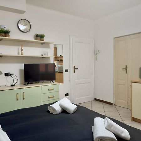 Roncati 7 Center Town Studio Apartments ベッラージョ エクステリア 写真