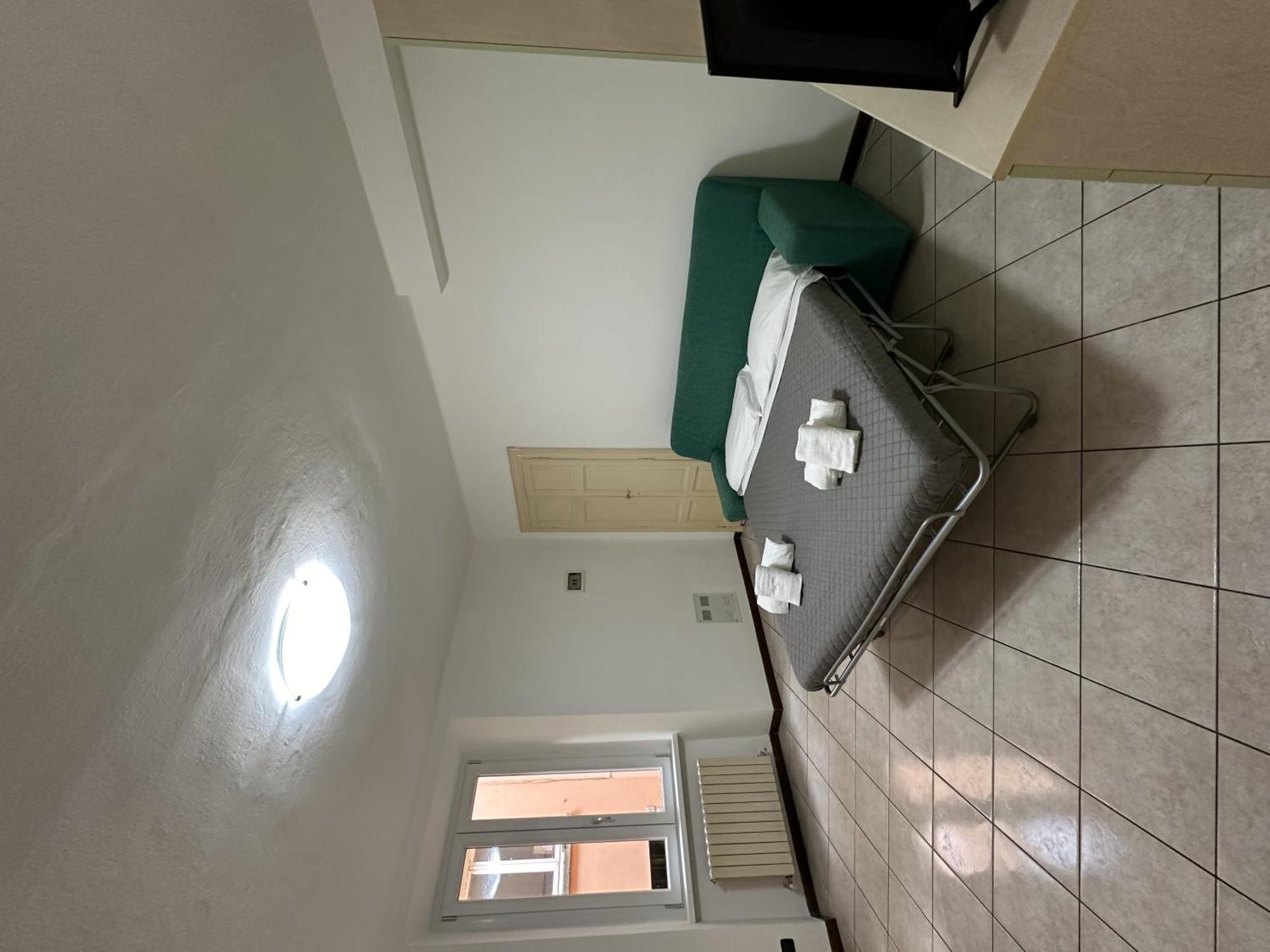 Roncati 7 Center Town Studio Apartments ベッラージョ エクステリア 写真
