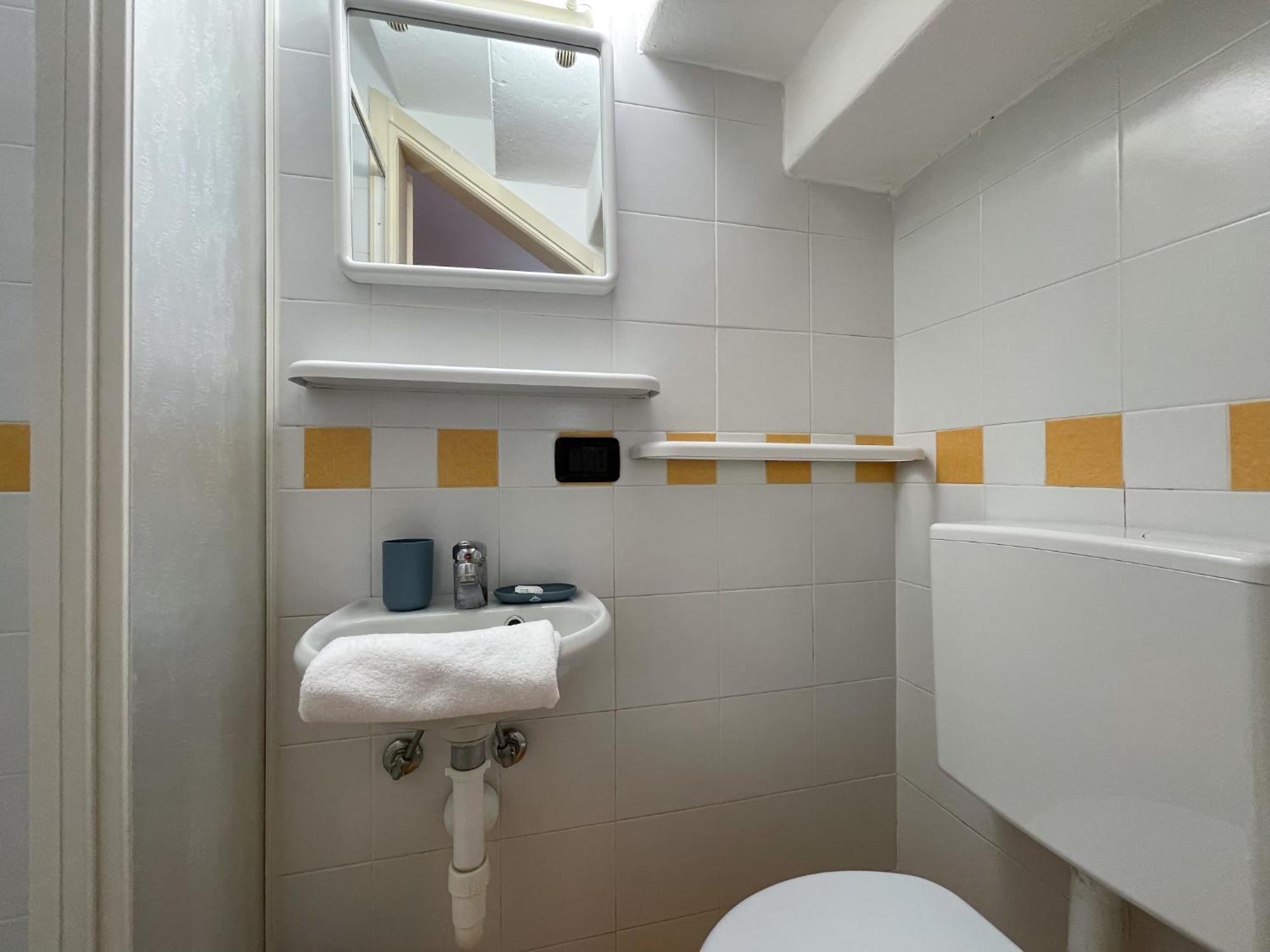 Roncati 7 Center Town Studio Apartments ベッラージョ エクステリア 写真