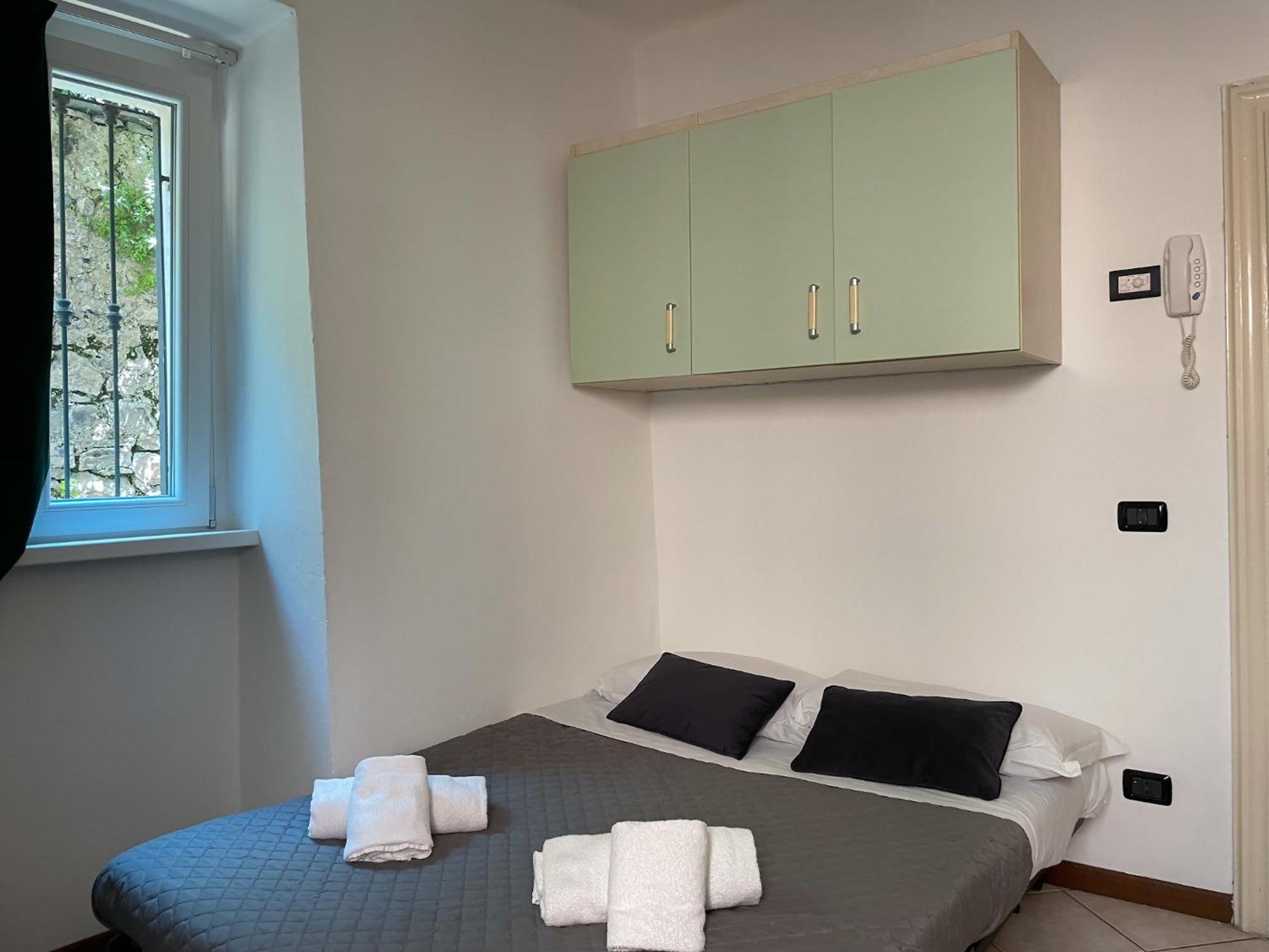 Roncati 7 Center Town Studio Apartments ベッラージョ エクステリア 写真