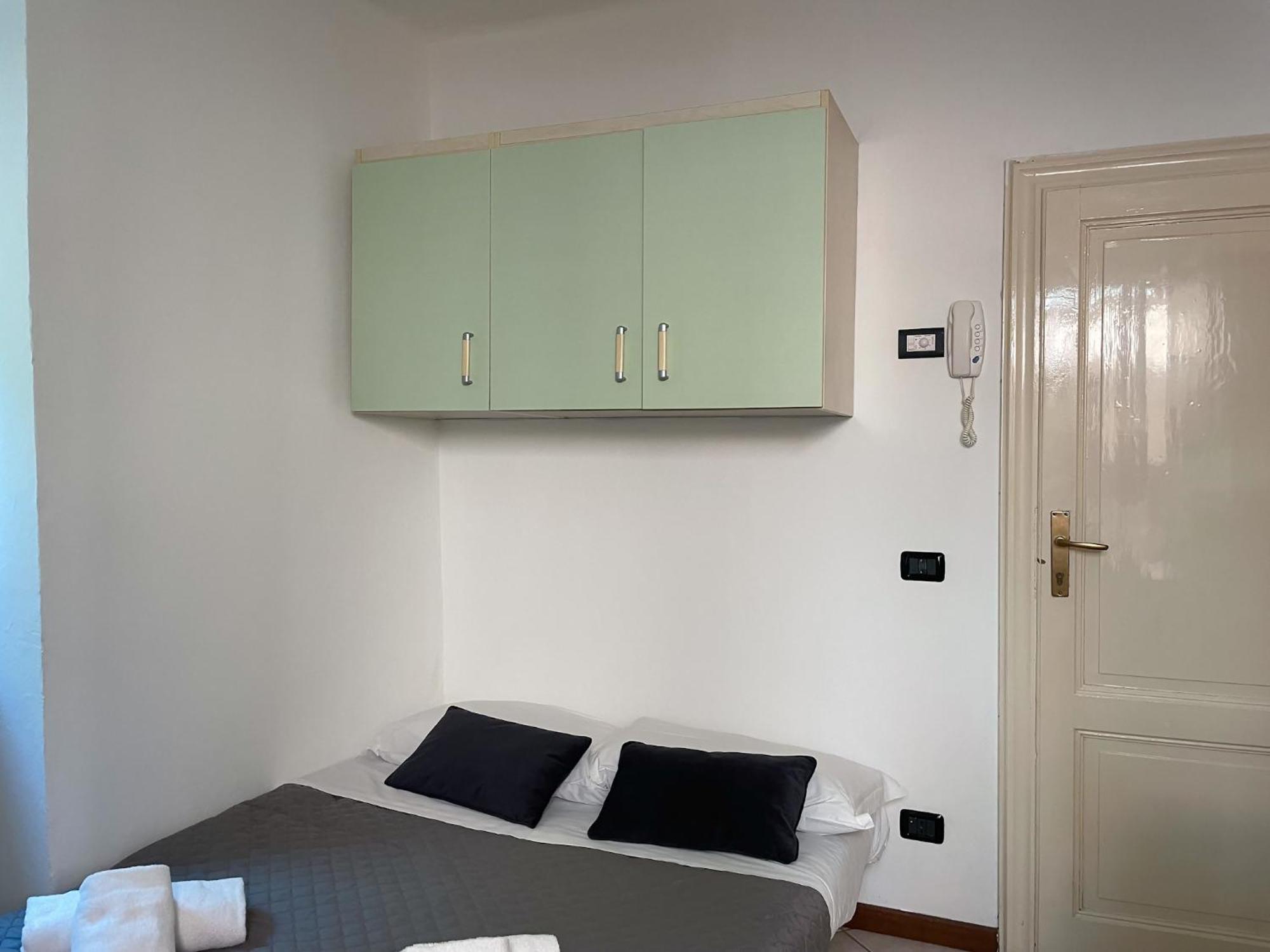 Roncati 7 Center Town Studio Apartments ベッラージョ エクステリア 写真