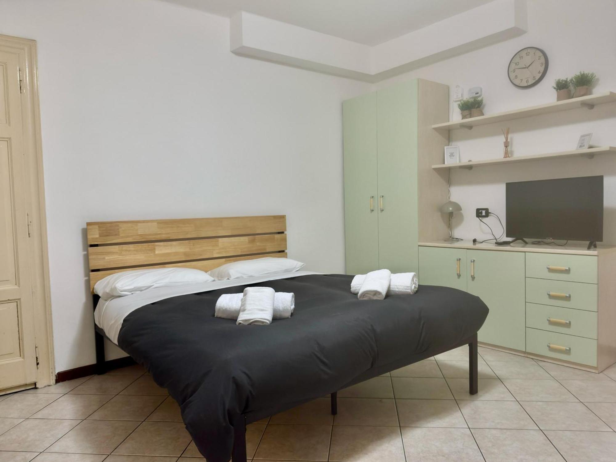 Roncati 7 Center Town Studio Apartments ベッラージョ エクステリア 写真