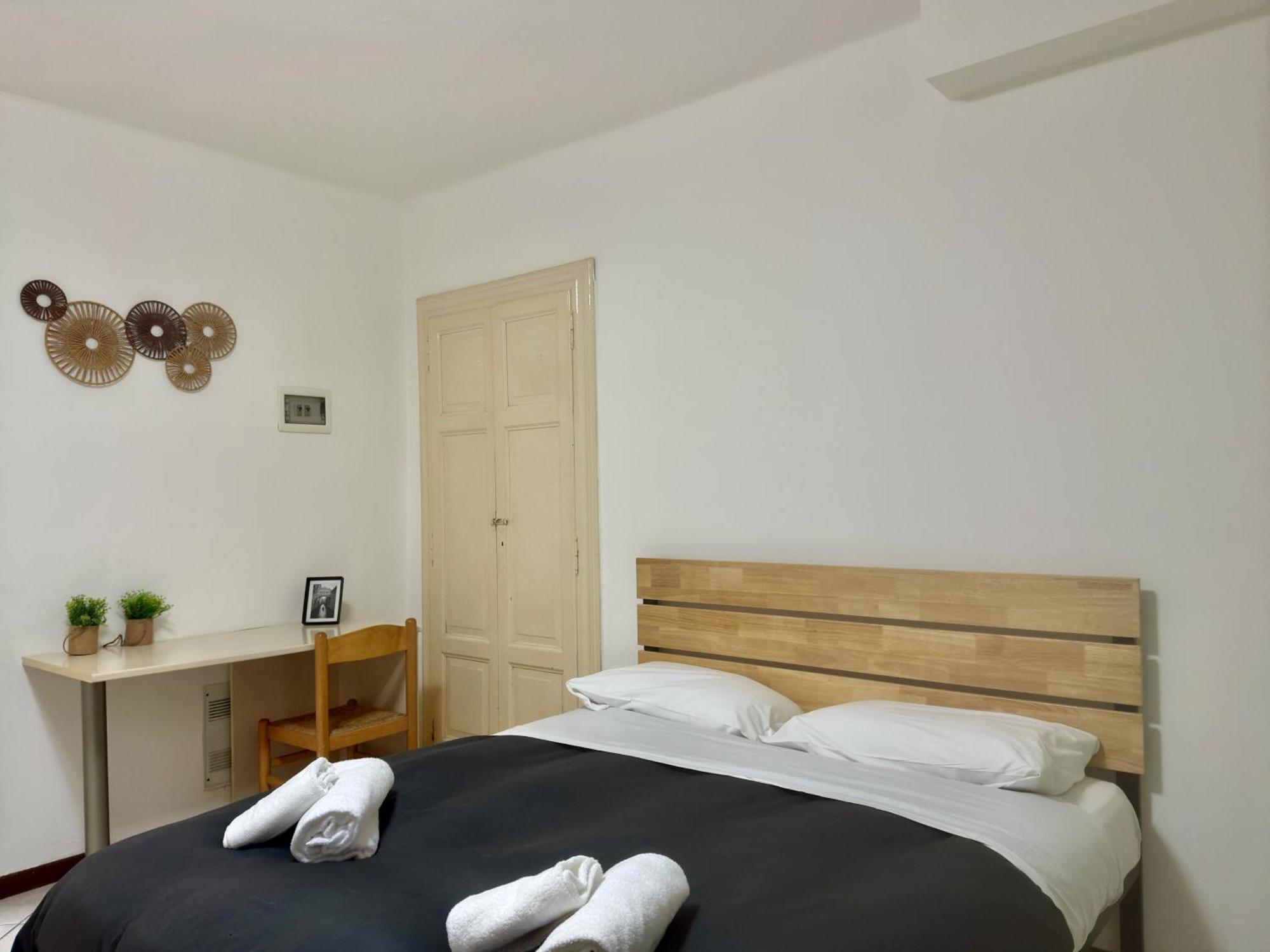Roncati 7 Center Town Studio Apartments ベッラージョ エクステリア 写真
