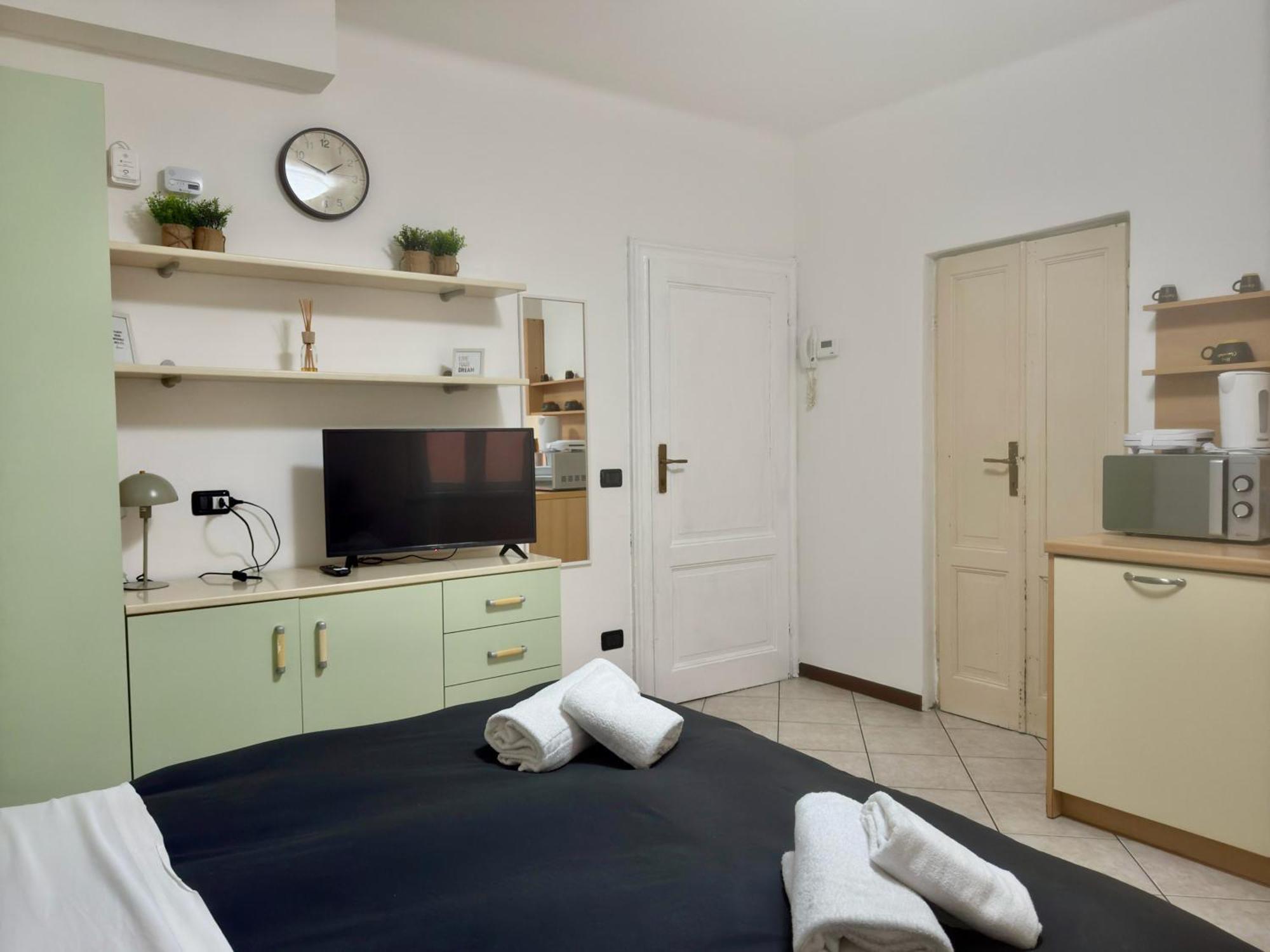 Roncati 7 Center Town Studio Apartments ベッラージョ エクステリア 写真